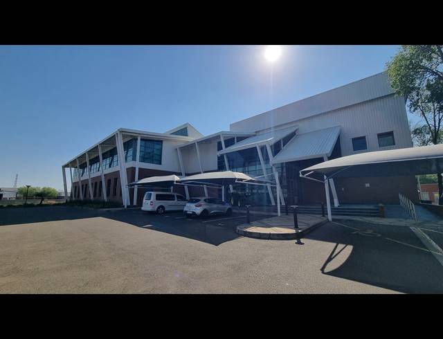 4,633M² WAREHOUSE FOR SALE IN HUGHES